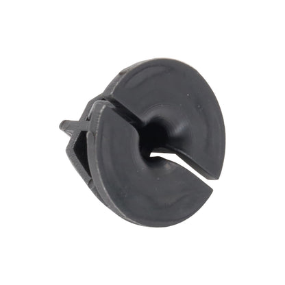 Holden Commodore VT VX tail light retaining clips 