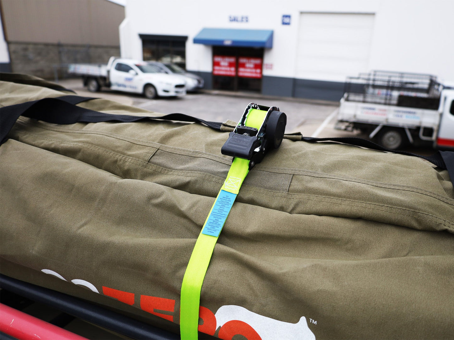 Pair of Retractable Ratchet Straps 25mm Wide 3.6m Long - RW06